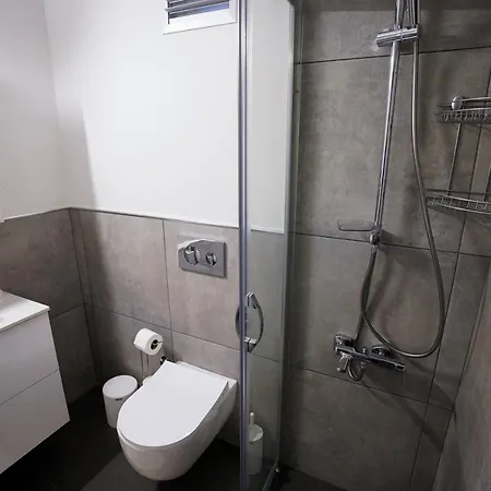Apartamento Merkuri 302 *